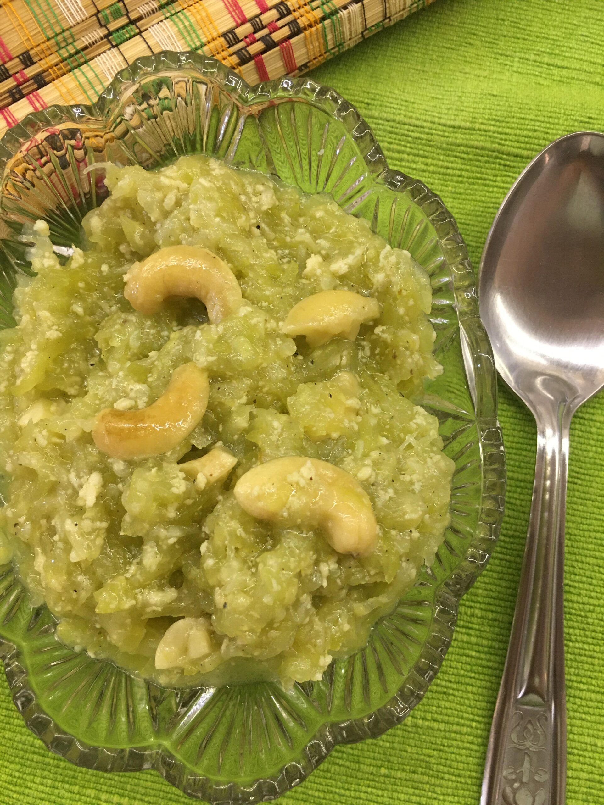 Dudhi/lauki halwa served in a glass bowl