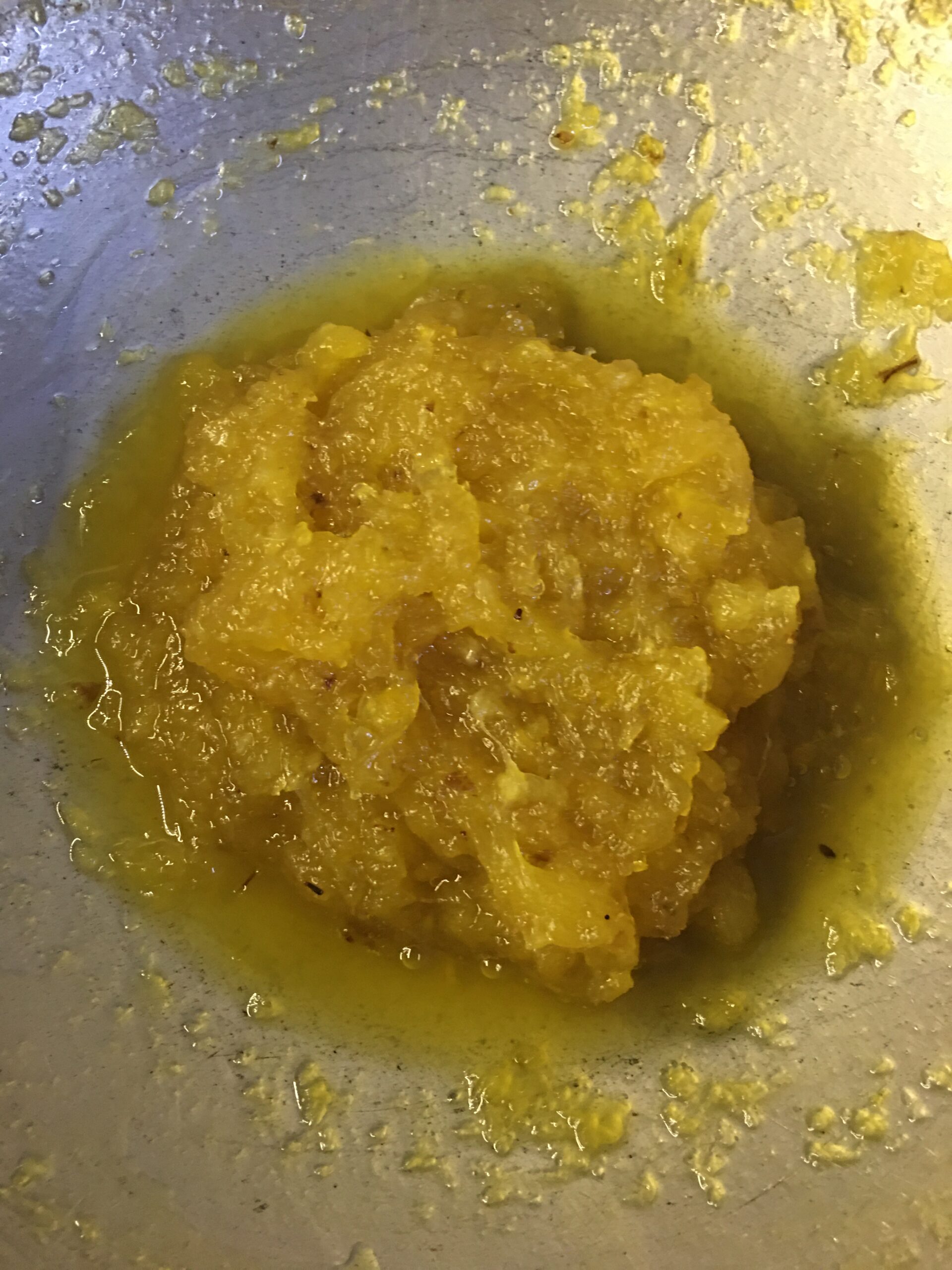 Thickening of pineapple-sugar mixture - pineapple jam ready