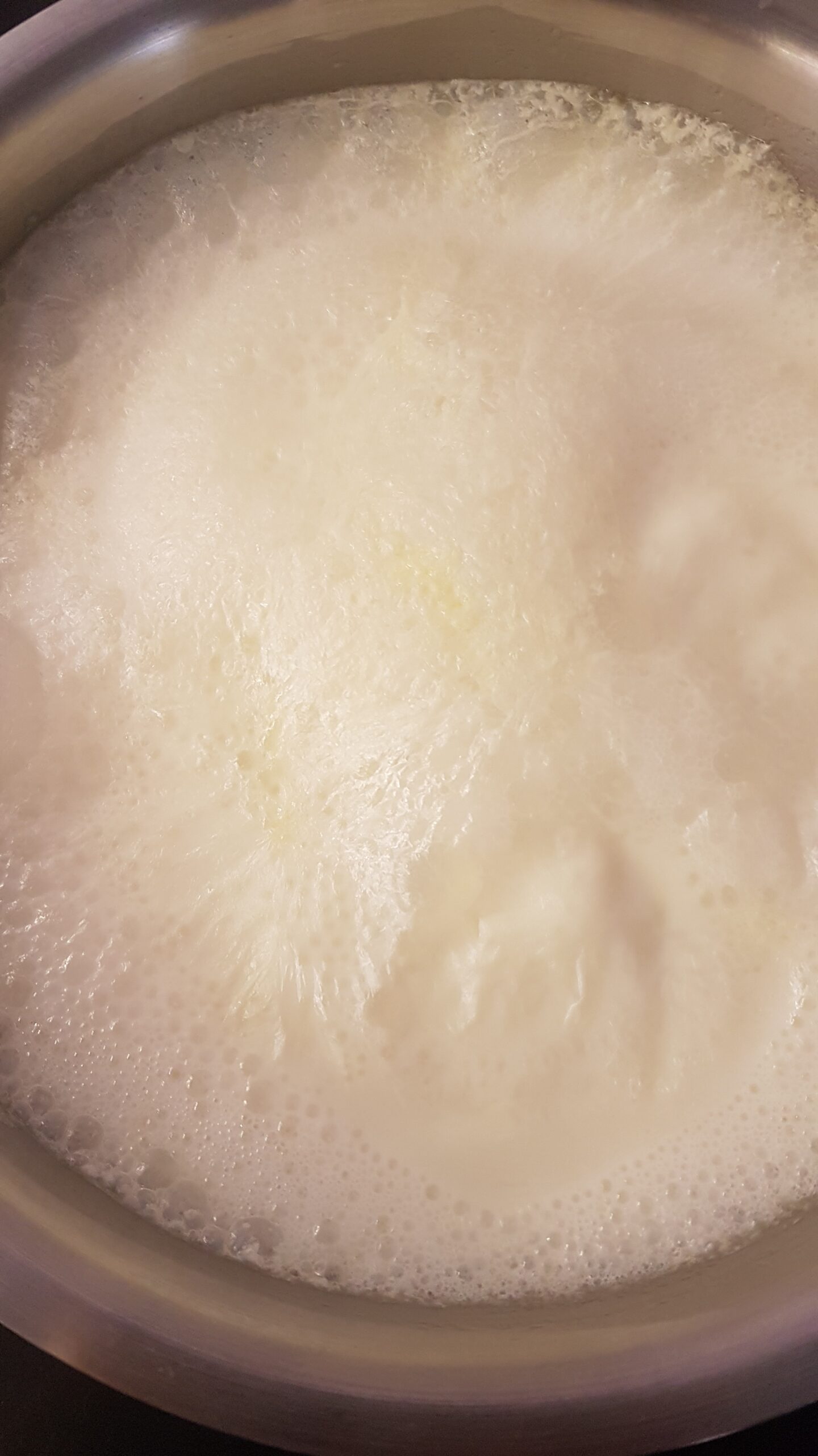 Boiling milk to reduce its volume