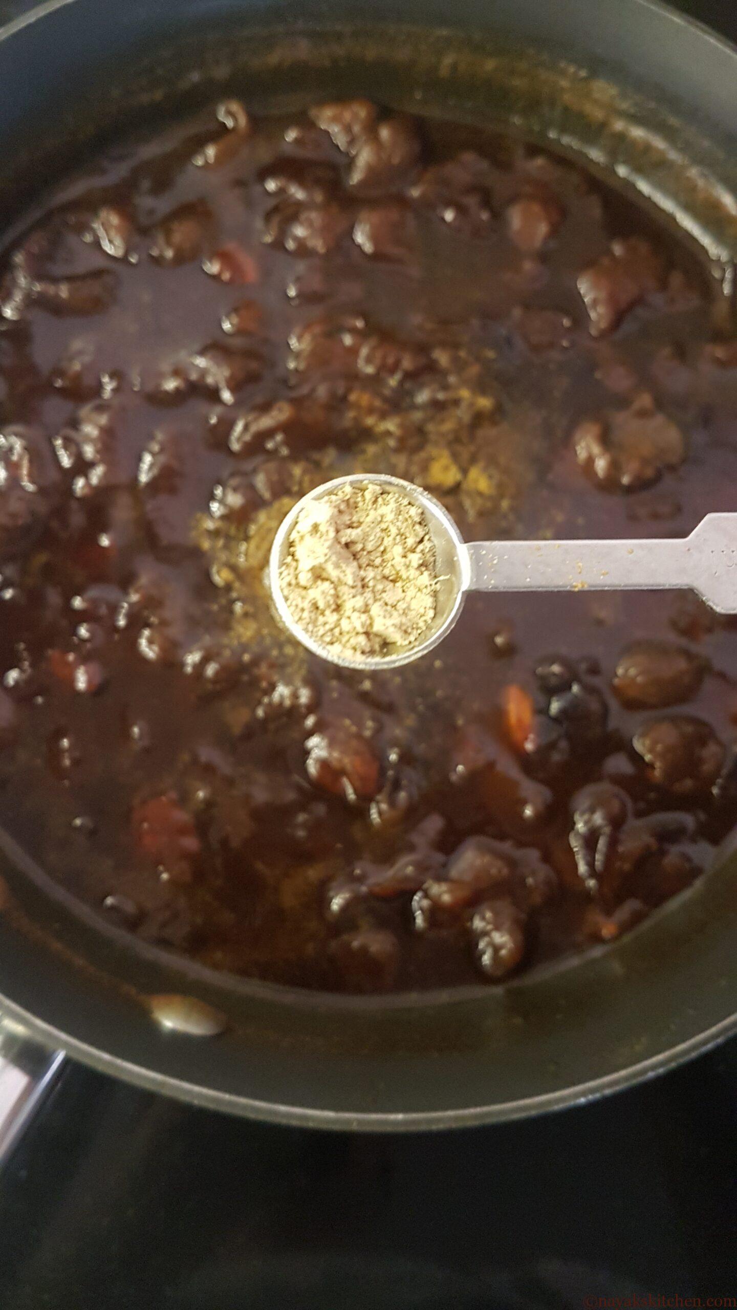 Adding dry ginger powder (sunth)