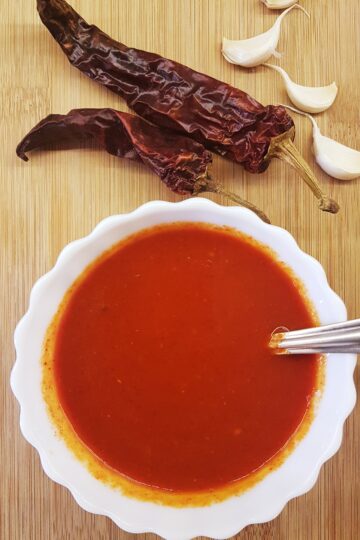 Red chilli-garlic chutney