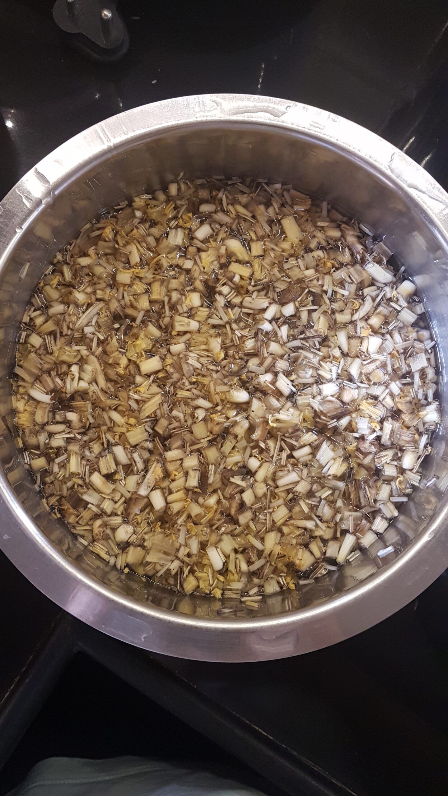 Add the chopped florets to water