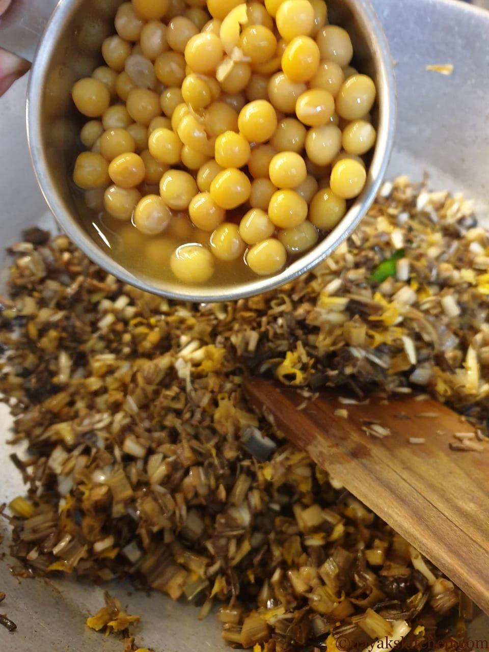 Adding cooked white peas