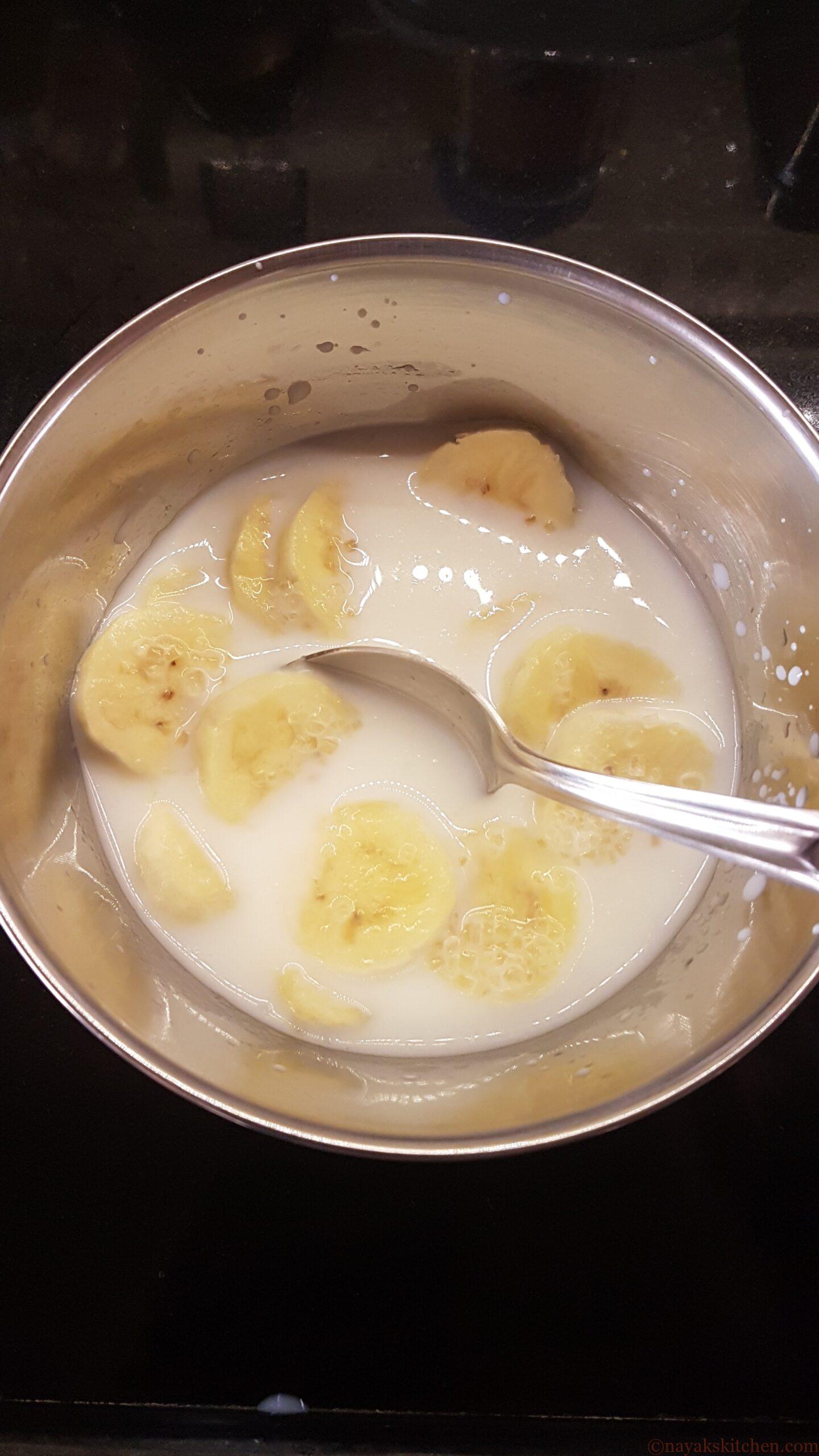 Banana Shikran with sliced bananas