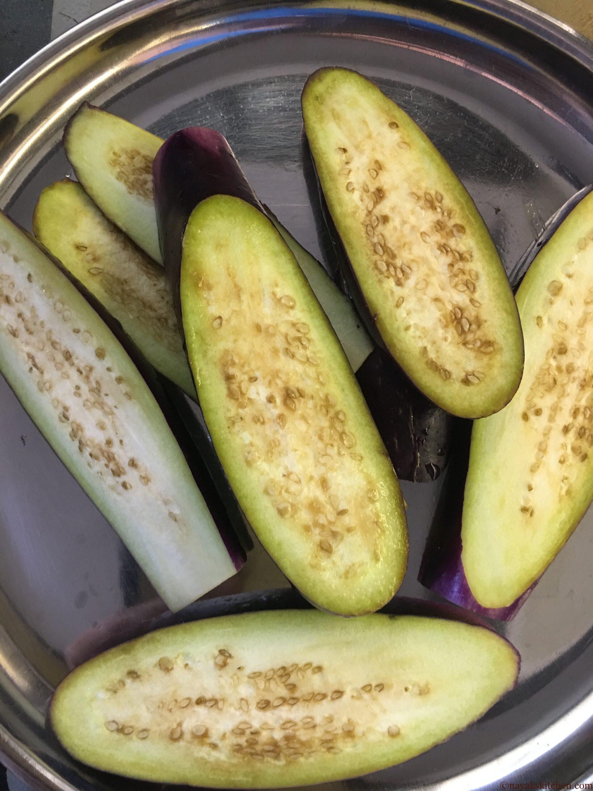Sliced brinjal pieces