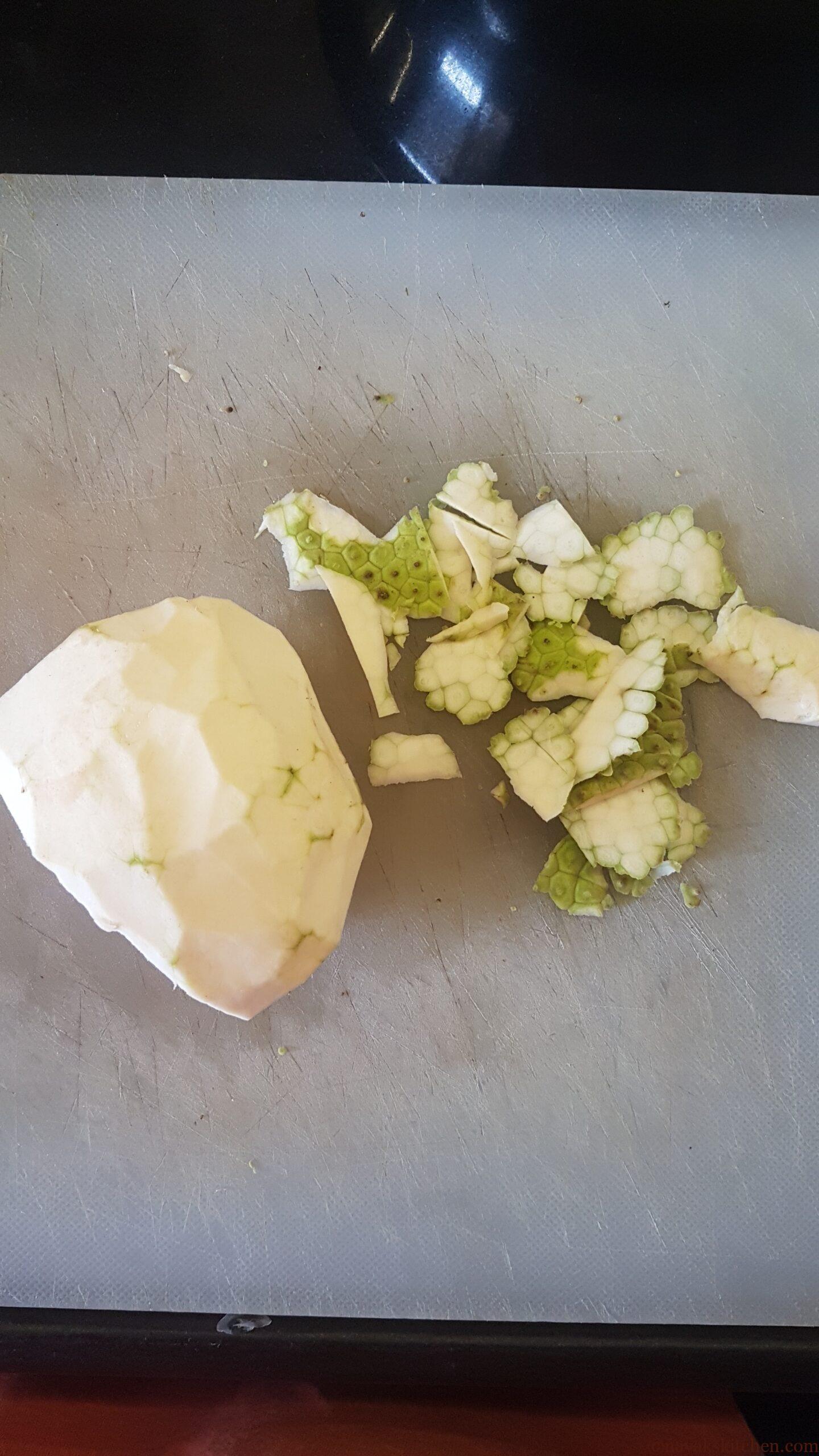 Peeled breadfruit