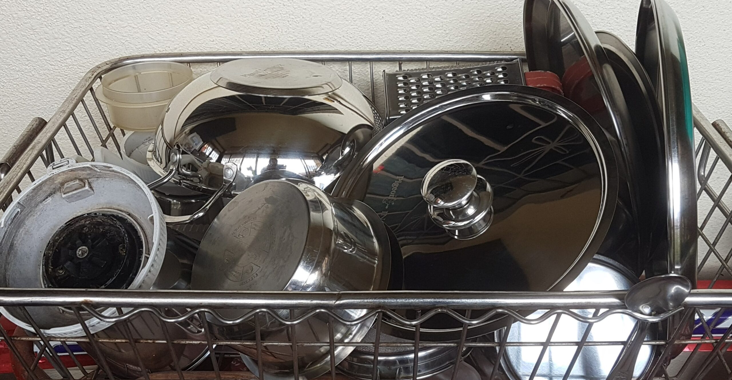 Washing utensils as you cook