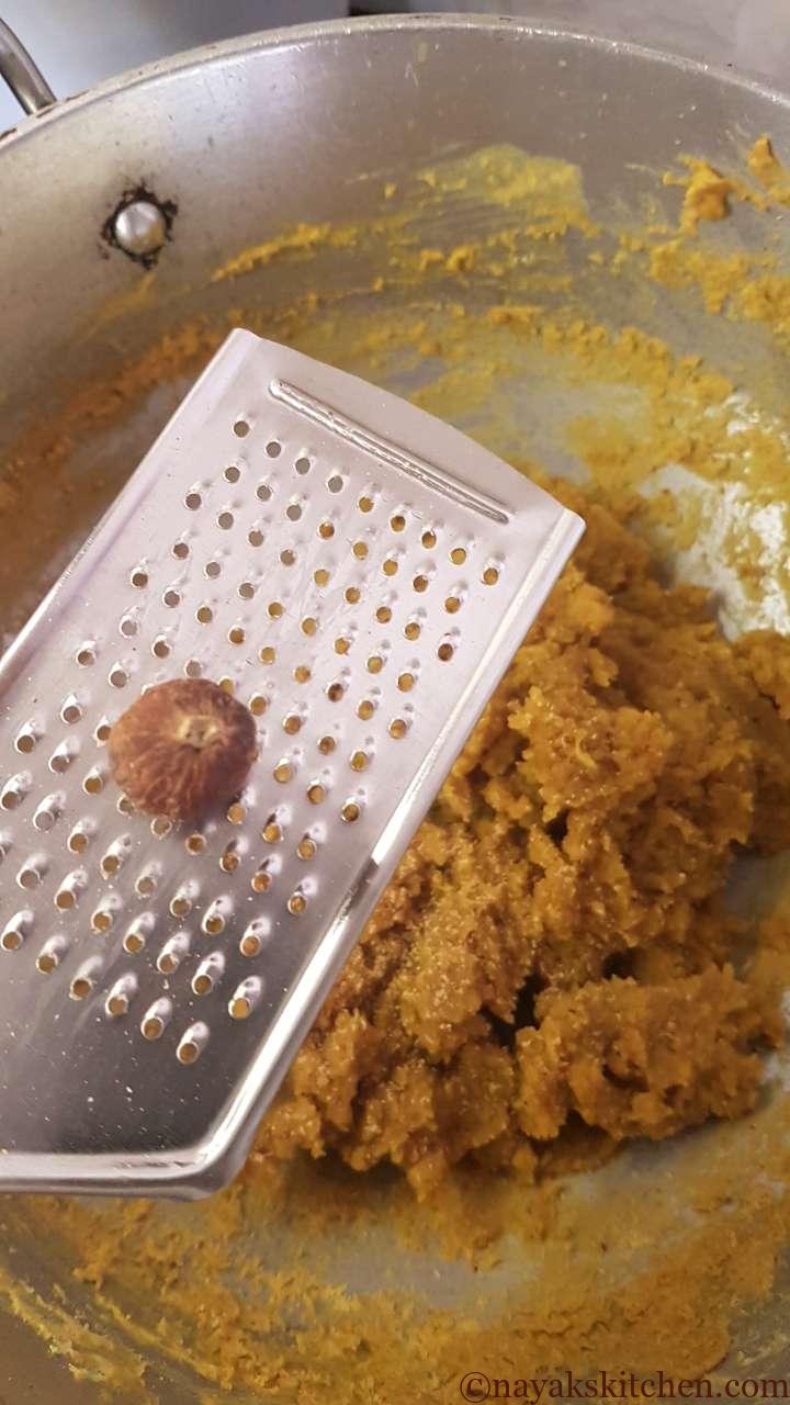 Adding nutmeg powder