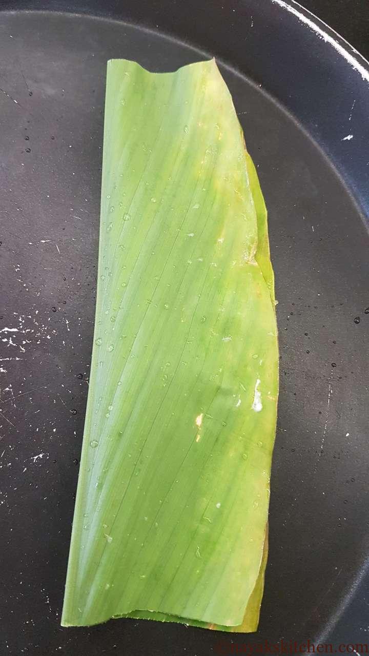 Closing the turmeric leaf