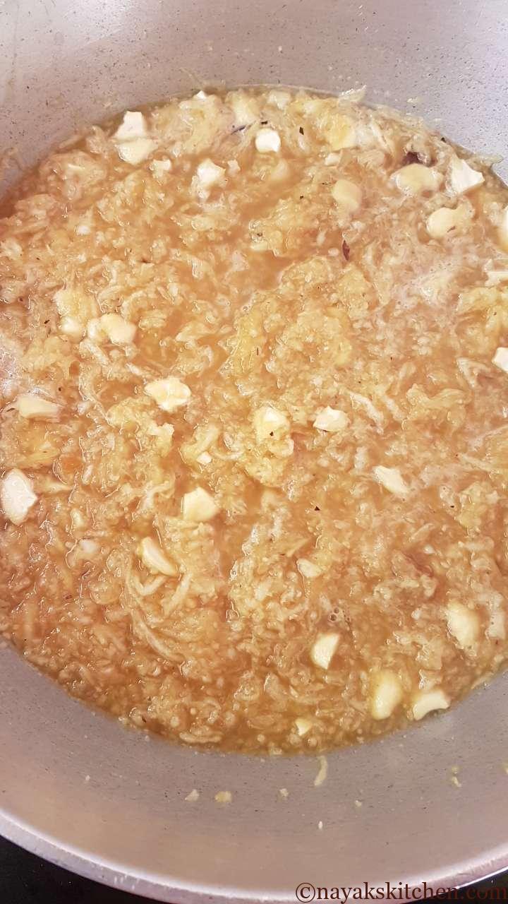 Cooking mixture in the kadhai