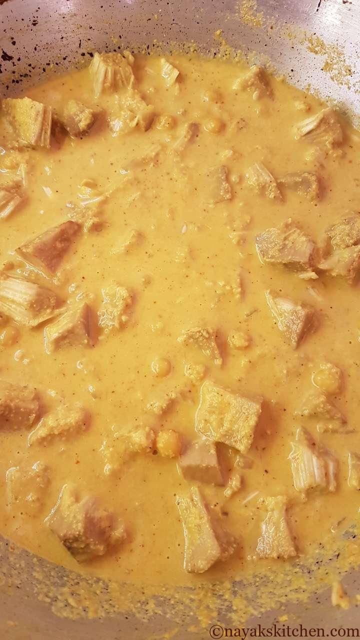 Cooking jackfruit gravy