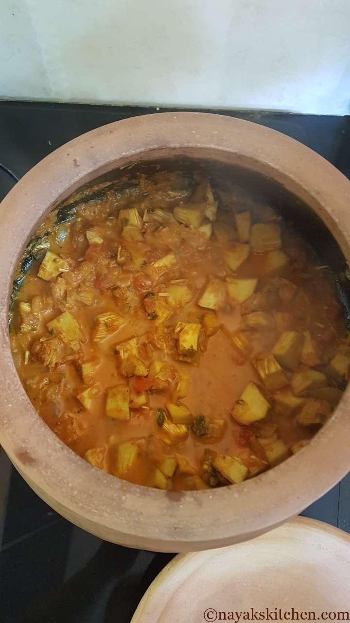 Cooked jackfruit pieces