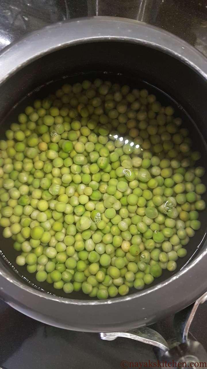 Green peas in pressure cooker
