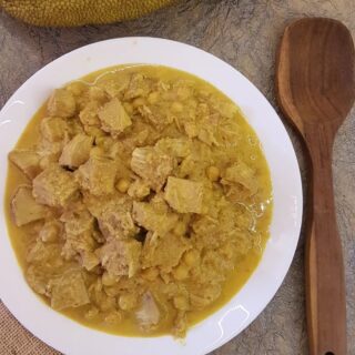 Raw Tender Jackfruit Curry 🍈
A coconut based curry where raw jackfruit is cooked and a spicy masala paste along with white peas is added to the gravy. 🍛
*
*
The jackfruit which has a fibrous and firm texture becomes soft and meaty upon cooking.
*
*
This curry has intense flavours and can be served with hot steamed rice or rotis and chapatis. 🍽
The fibrous texture is similar to meat and hence it is becoming popular amongst vegetarians and vegans. *
*
Also it is affordable and sustainable as compared to other plant-based meat alternatives.
Do try out this recipe in this jackfruit season.
*
*
*
*
*
*
Follow @nayakskitchen
Follow @nayakskitchen
Follow @nayakskitchen
*
*
*
*
*
#rawjackfruit #rawjackfruitrecipes #gsbcuisine #gsbfood #gsbgallery #goanfood #goanveg #rawjackfruitrecipe #rawjackfruitsabzi #rawjackfruitsabji #authenticgoanfood #authenticgoancuisine #veganfood #vegancurry #veganrecipes #veganfoodshare #veganfoodie #goanfoodie #healthyrecipes #vegetarianfood #vegetariancooking #nayakskitchen